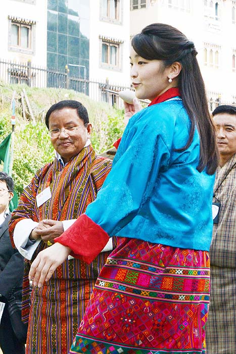 続・眞子様（165）偽りのブータン民族衣装キラ | 皇室ブログ・でれでれ草